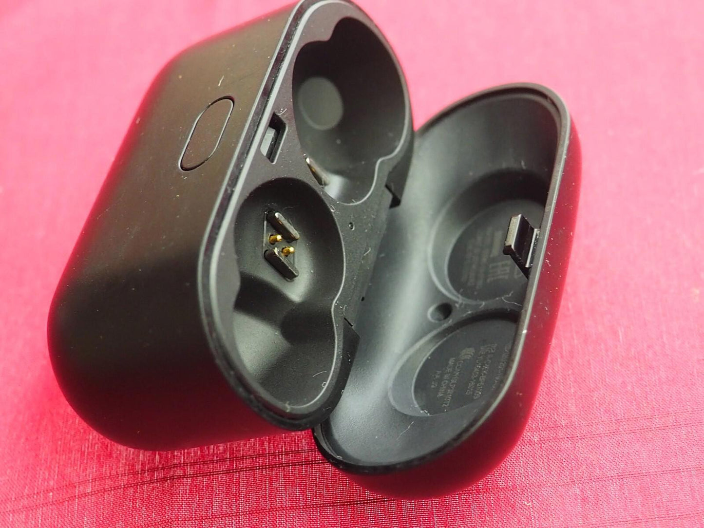Plantronics Backbeat Pro 5100 Case Only & Working