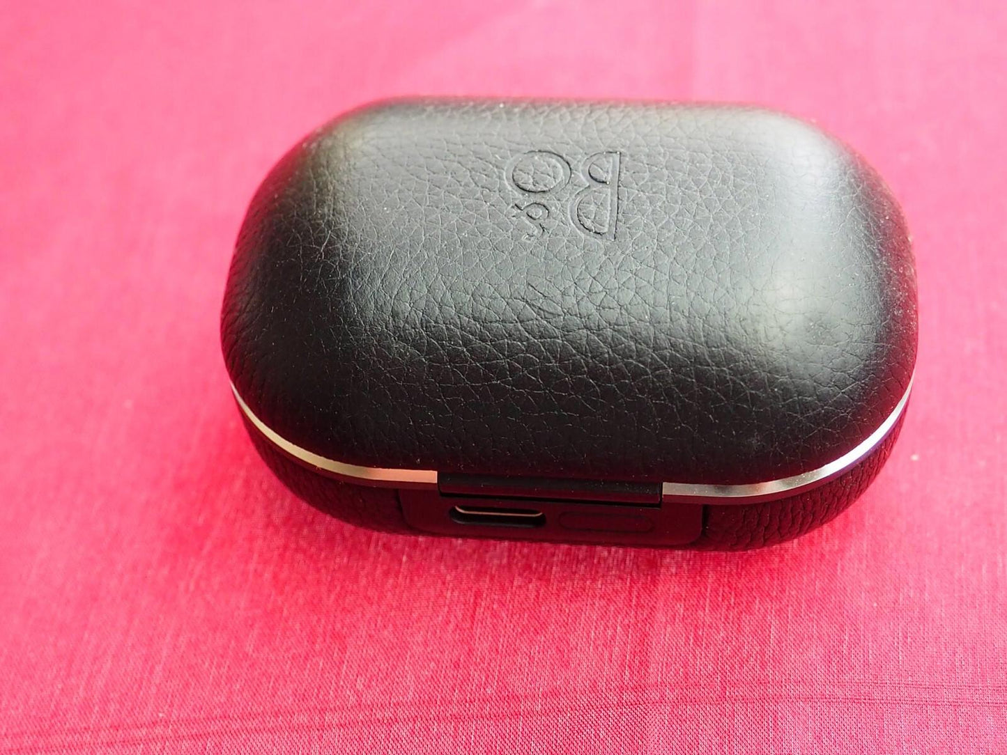 Bang & Olufsen Beoplay E8 2.0 Case Only & Working
