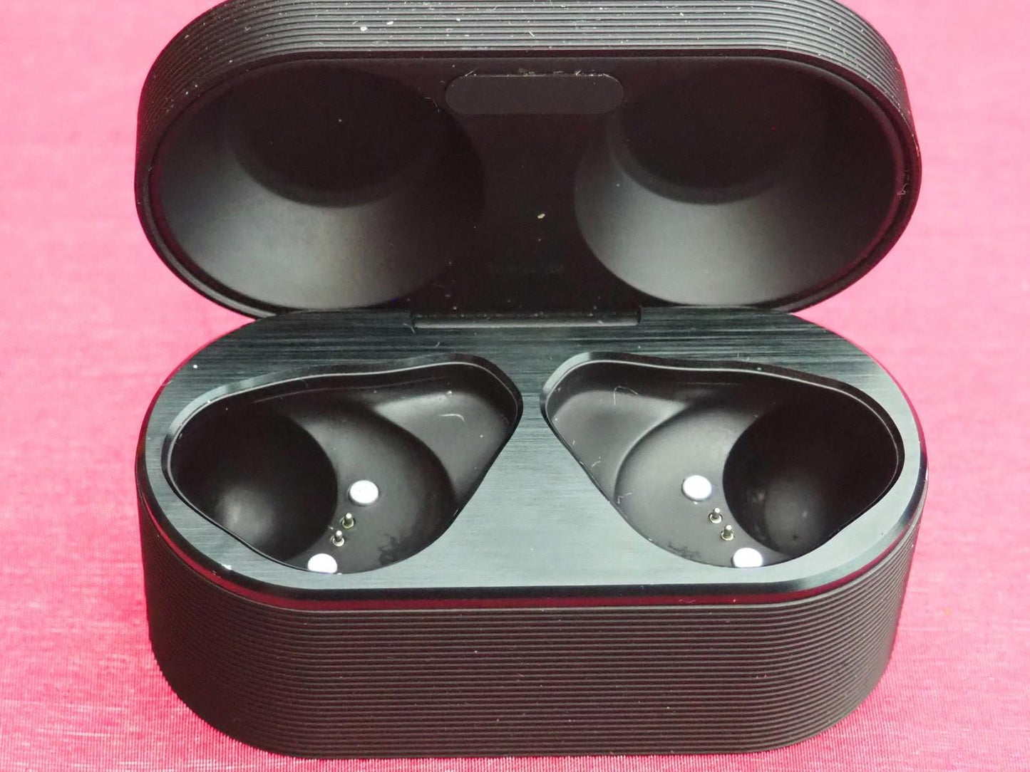 Bang & Olufsen Beoplay E8 Sport Case Only & Working