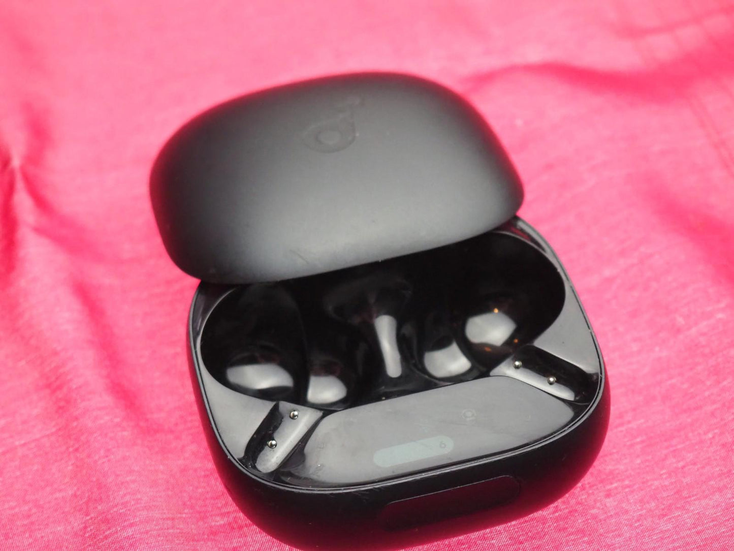 Soundcore Liberty 4 Pro Reactive Case Only & Working