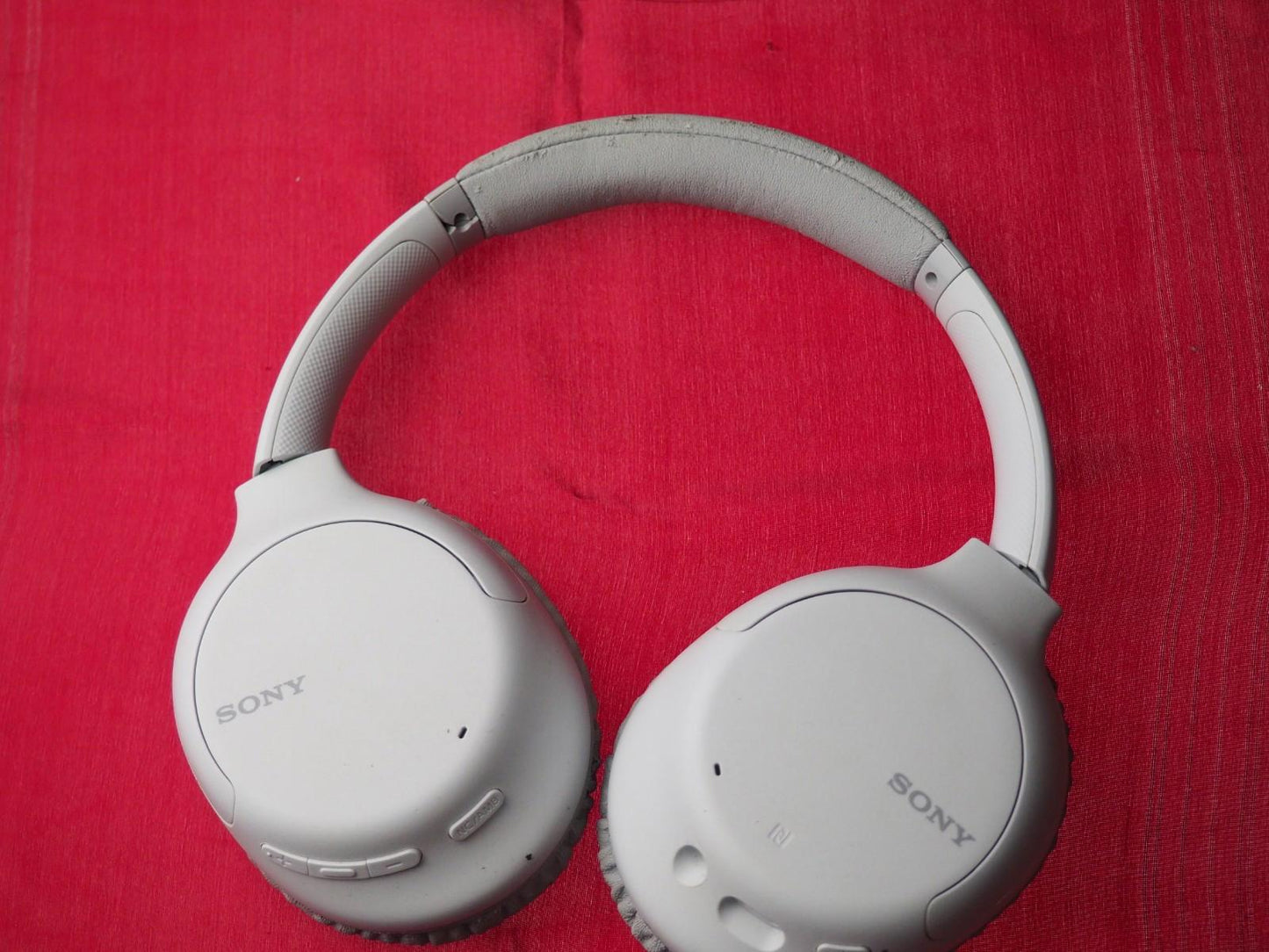 Sony CH710N Bluetooth headphones