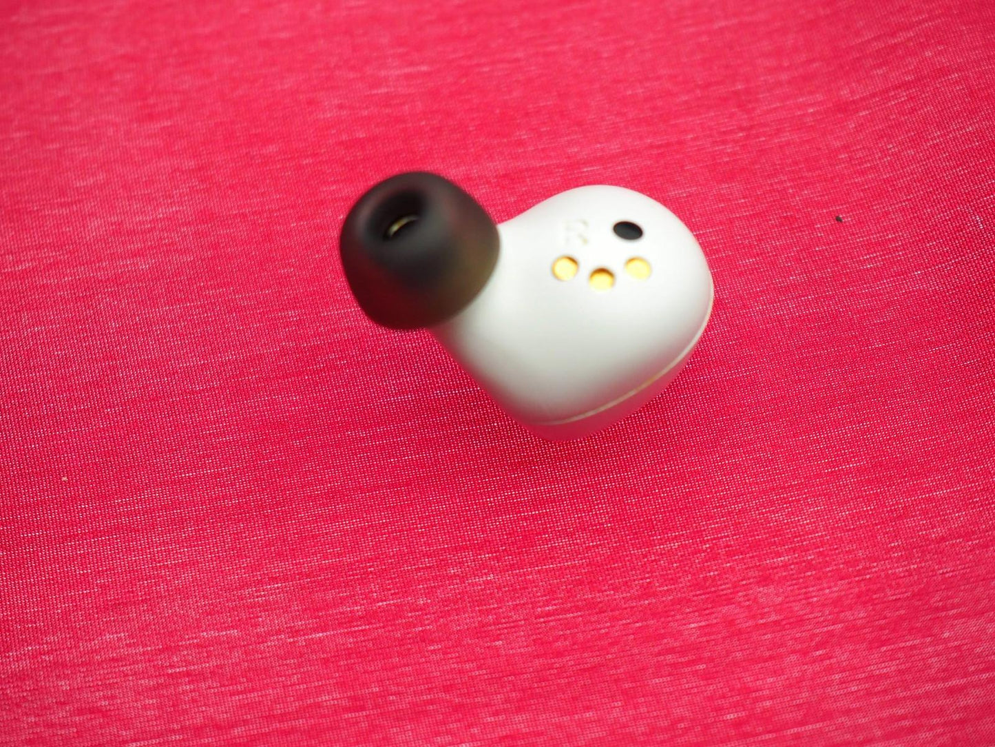STEELSERIES Arctis GameBuds Right Bluetooth earbud Only & Working