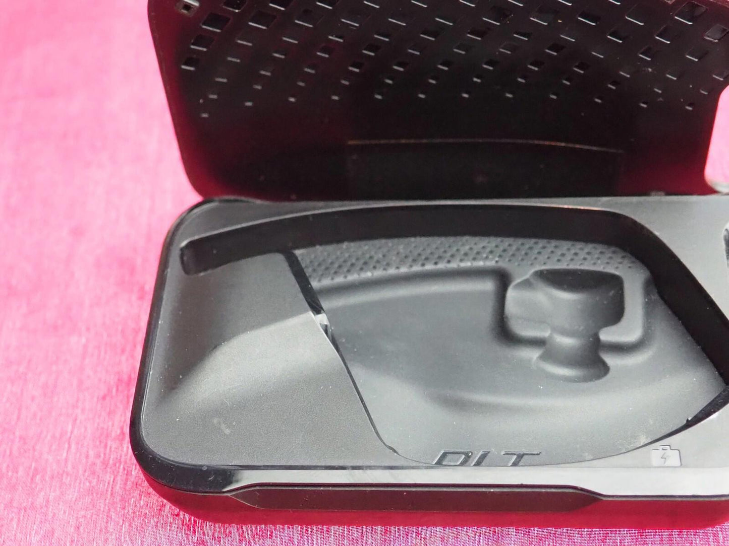 Plantronics Voyager Focus (missing transceiver) Case  Only & Working