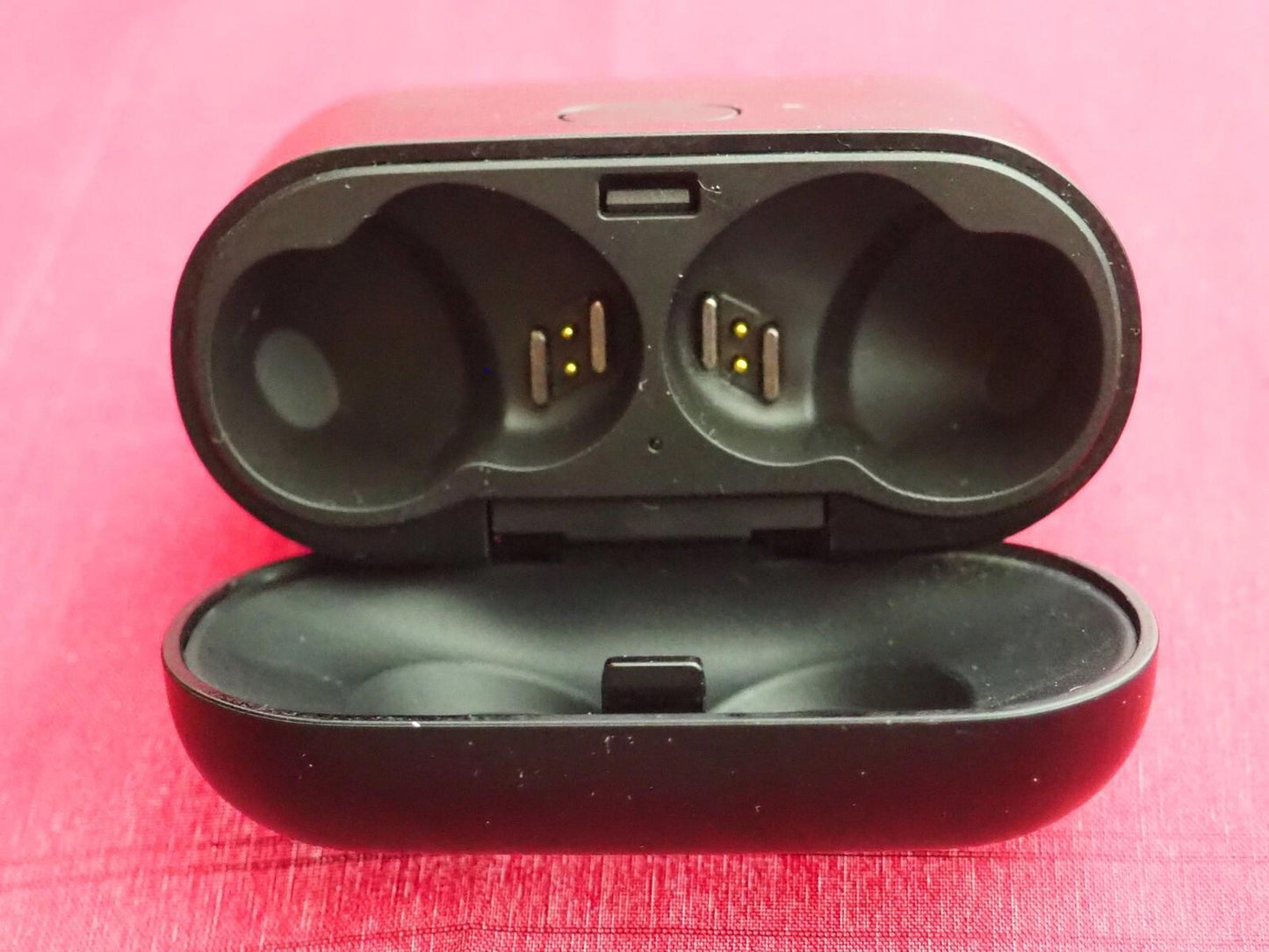 Plantronics Backbeat Pro 5100 Case Only & Working