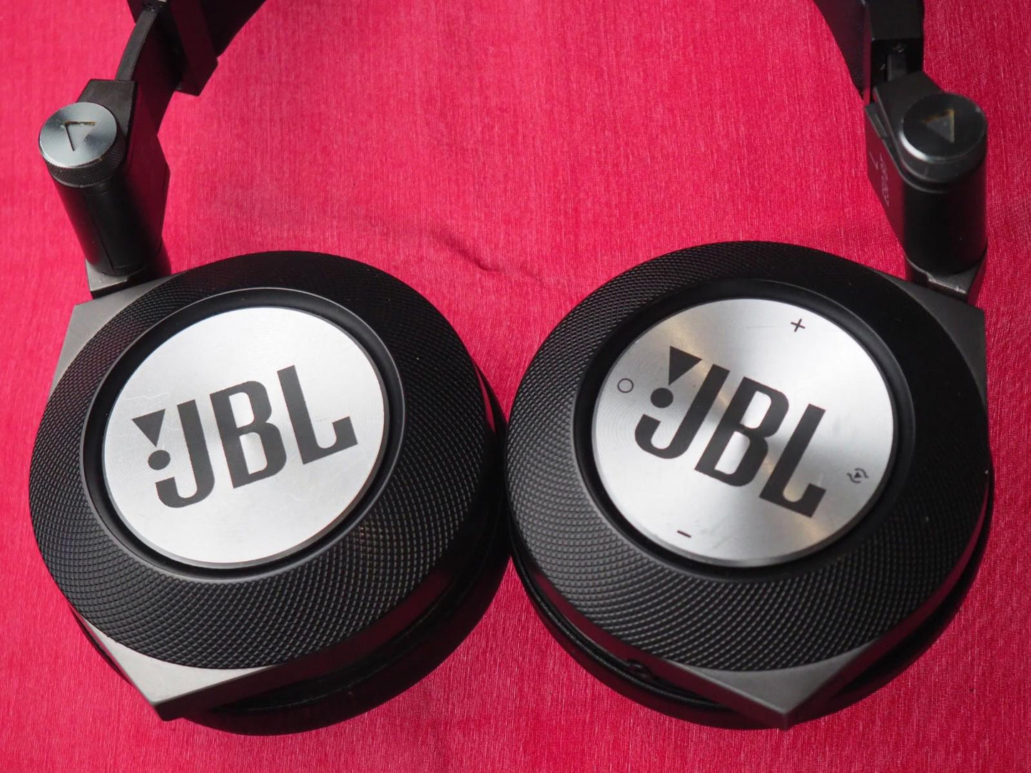 JBL synchros Bluetooth headphones