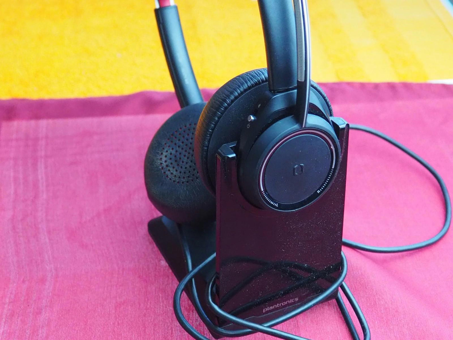 Plantronics Voyager Focus UC Headset Model B825 + STAND (No Dongle)