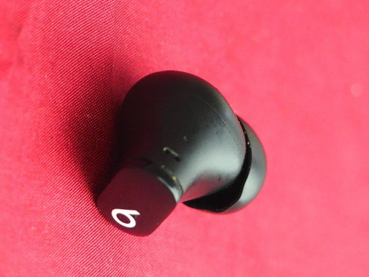 Beats Studio Buds  Right Bud Only & Working