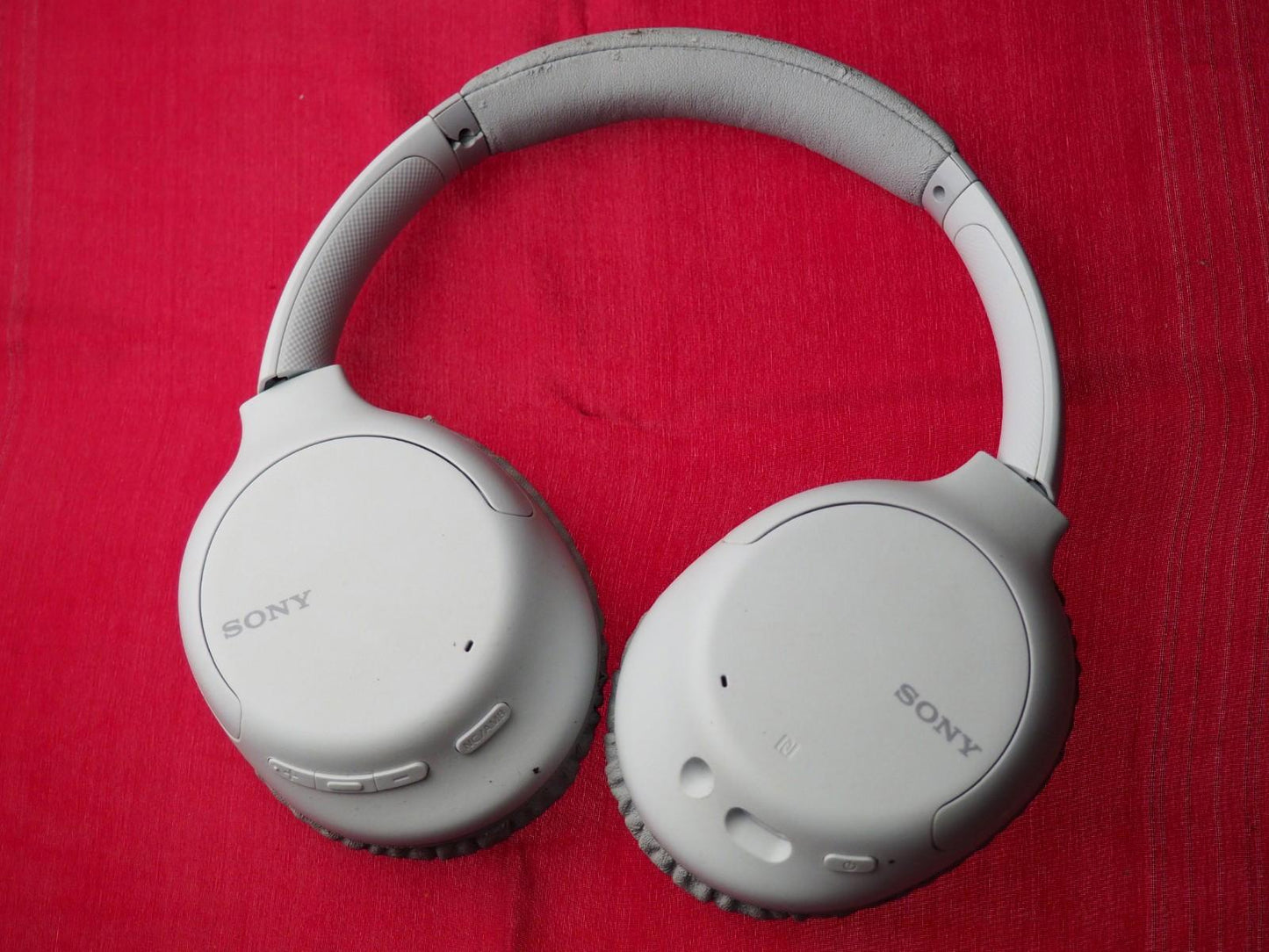 Sony CH710N Bluetooth headphones