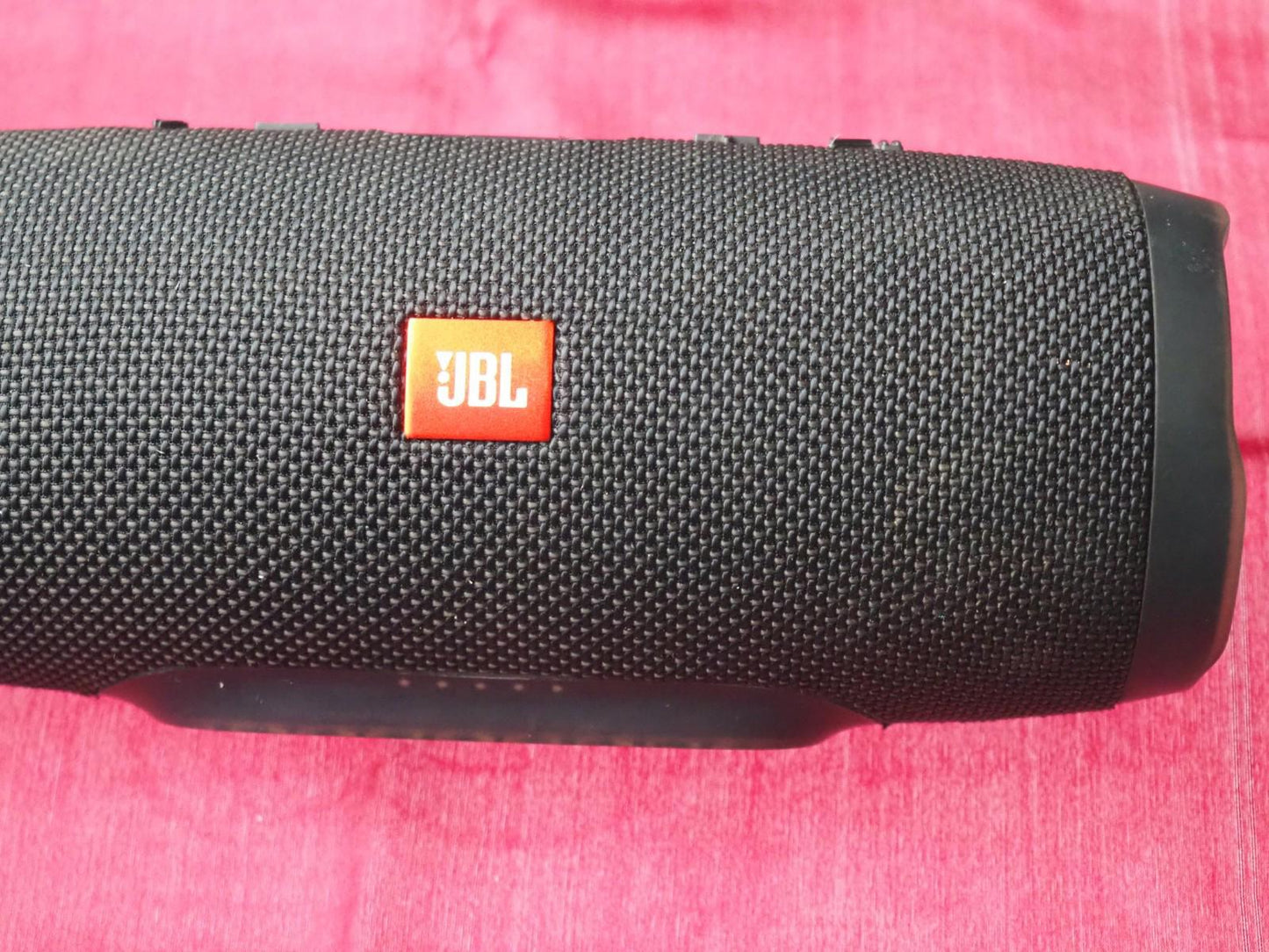 JBL Charge 3 Portable Bluetooth Speaker & Working