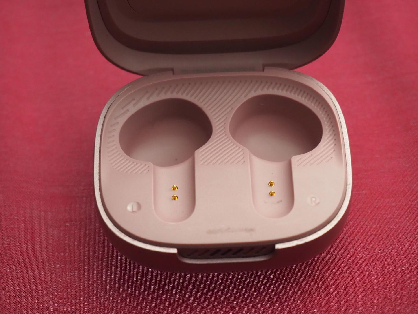 JBL Live Flex Earbuds Case Only & Working
