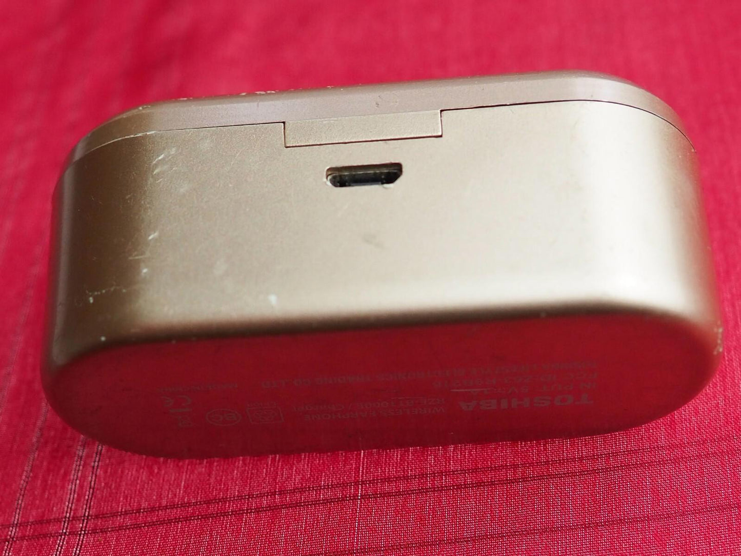 Toshiba Earbuds Case Only & Working