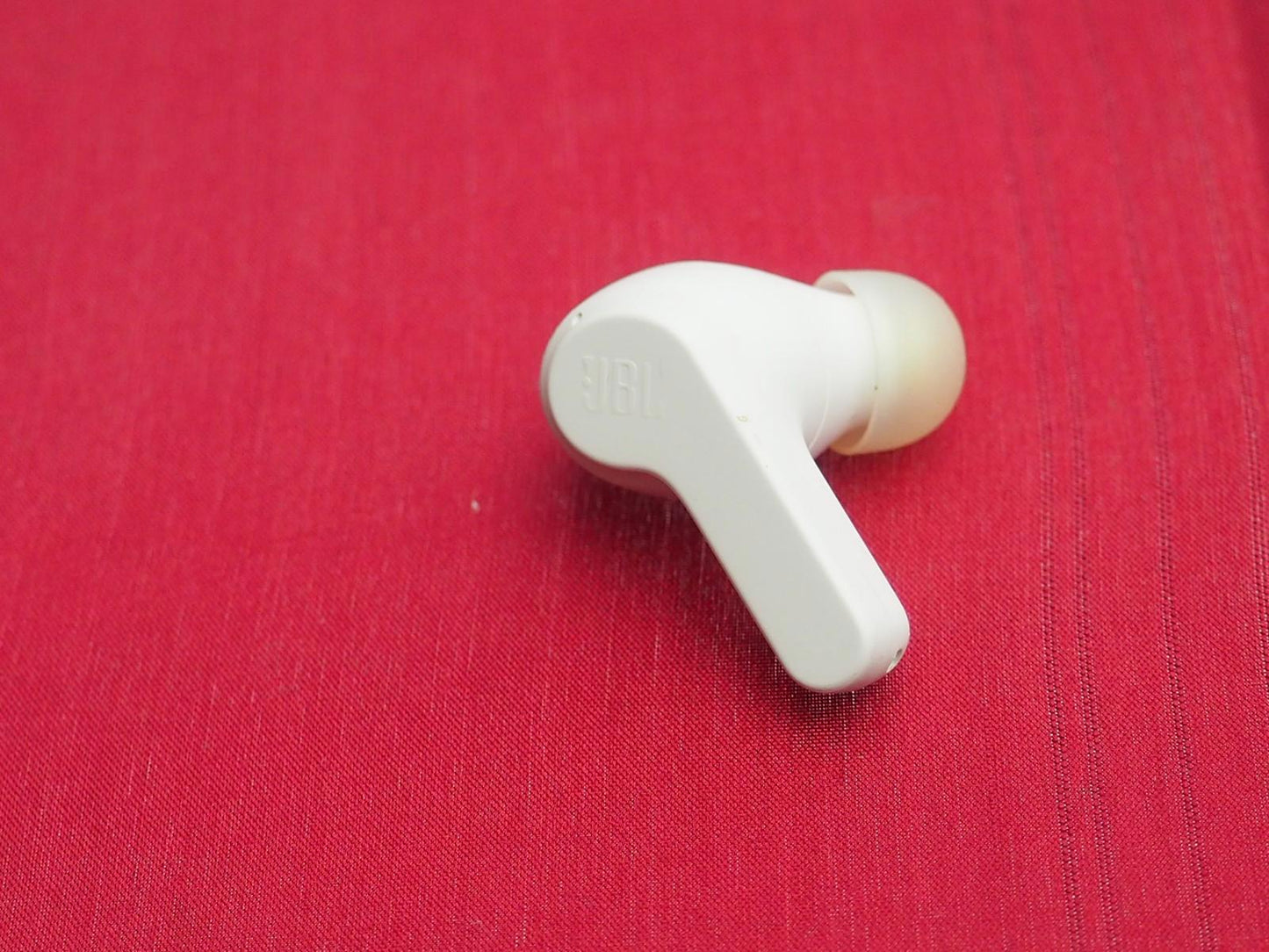 JBL Wave Beam Right Bluetooth earbud Only & Working