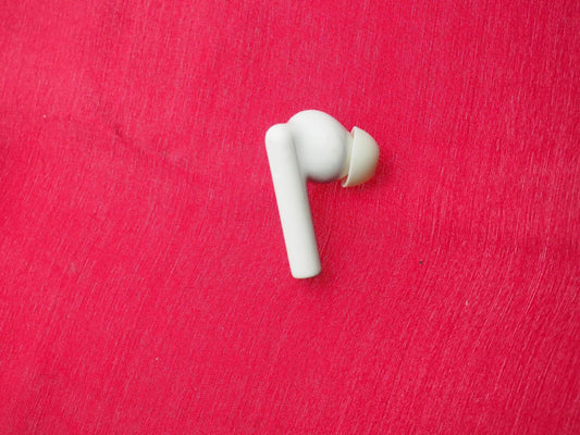 Oppo ET141  Right Bluetooth Earbud Only & Untested
