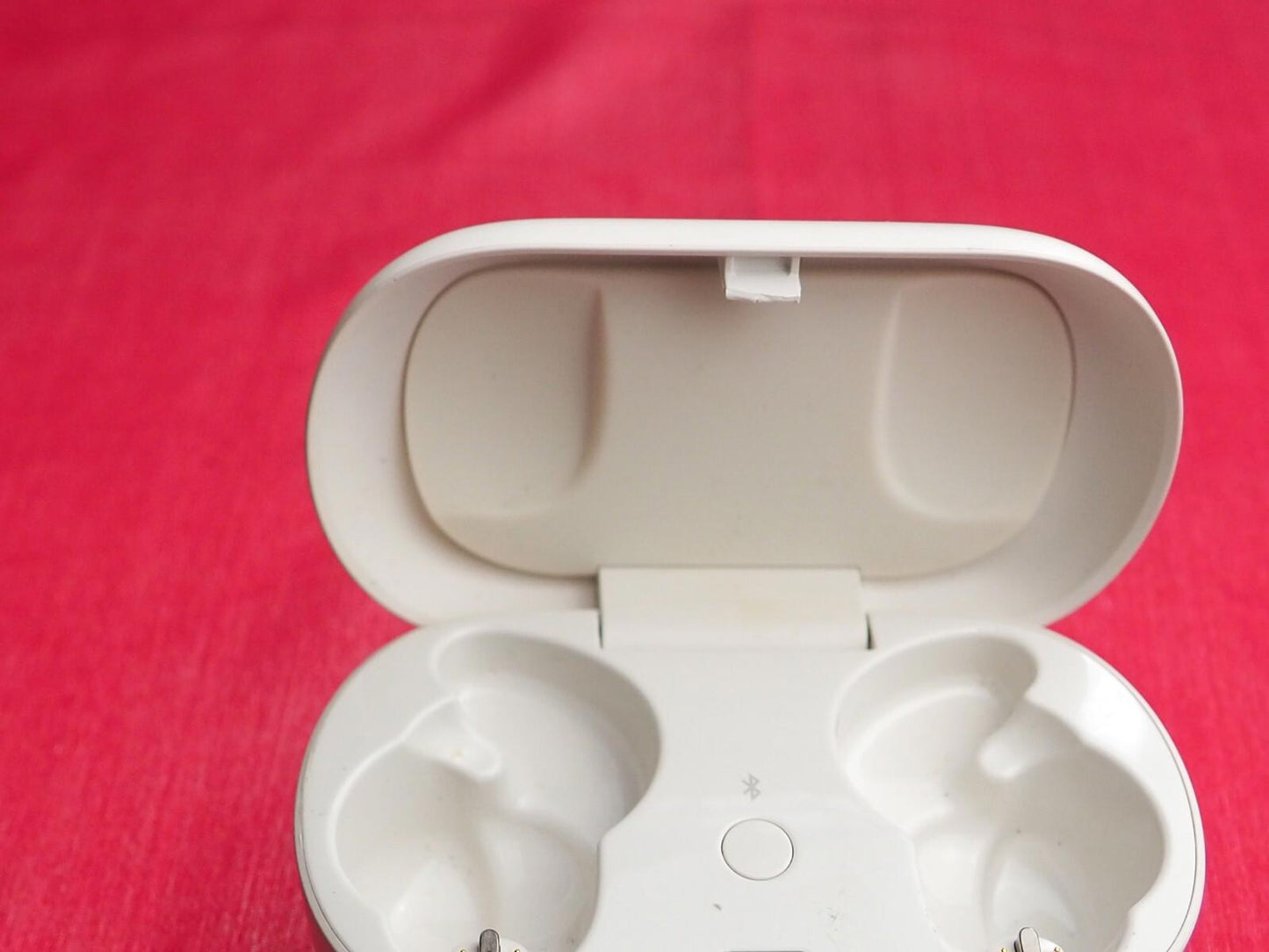 Bose Quietcomfort Earbuds Case Only & Working (Lid wont close)