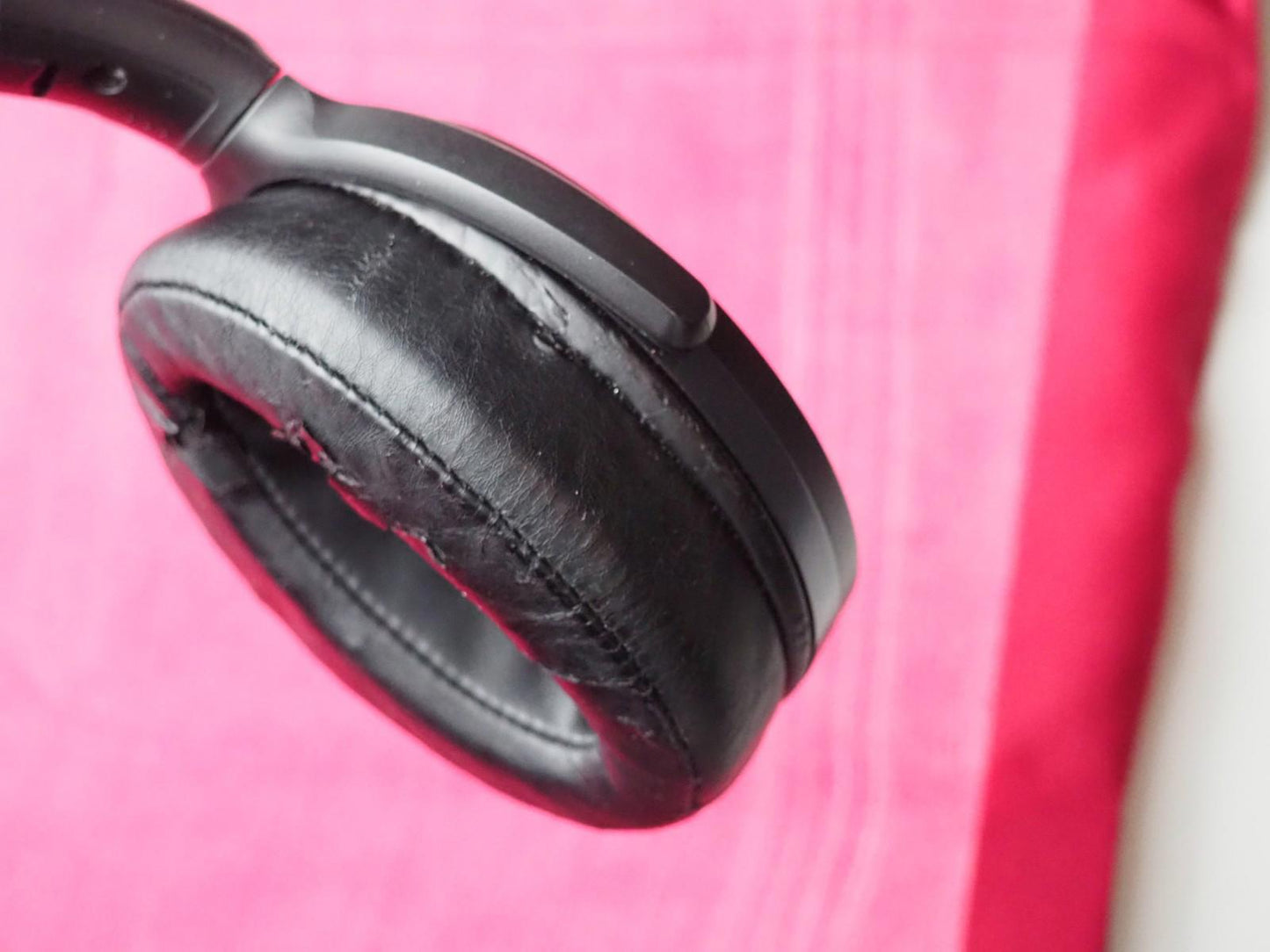 Sennheiser HD440 Bluetooth headphones