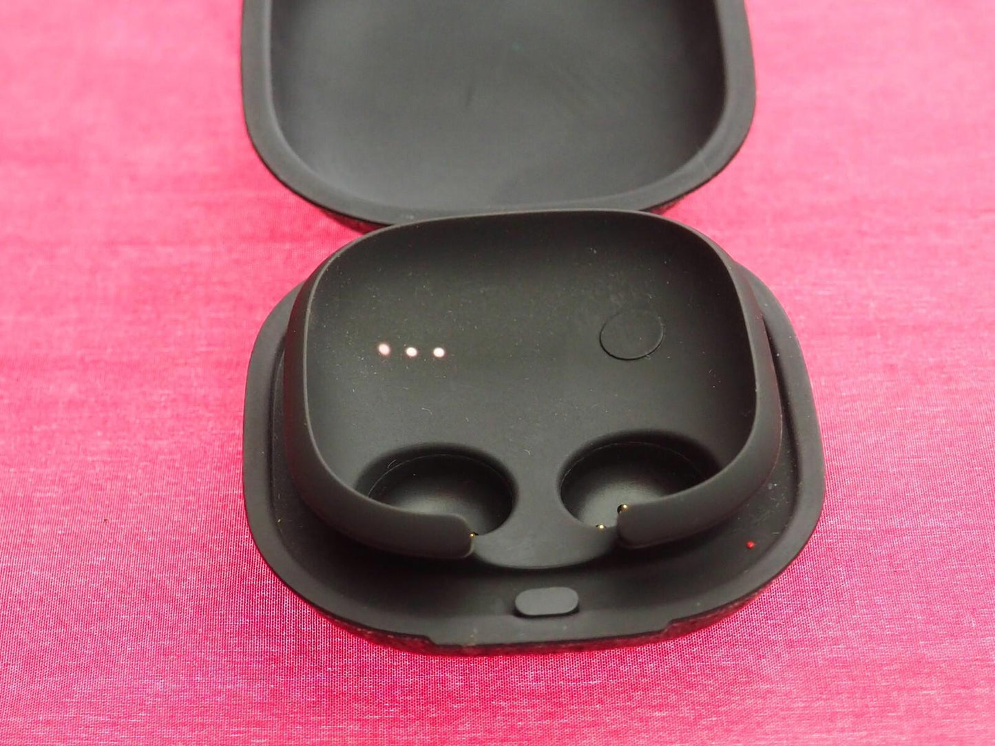 Google Pixel Buds 1st Gen  Earbud Case Only & Working
