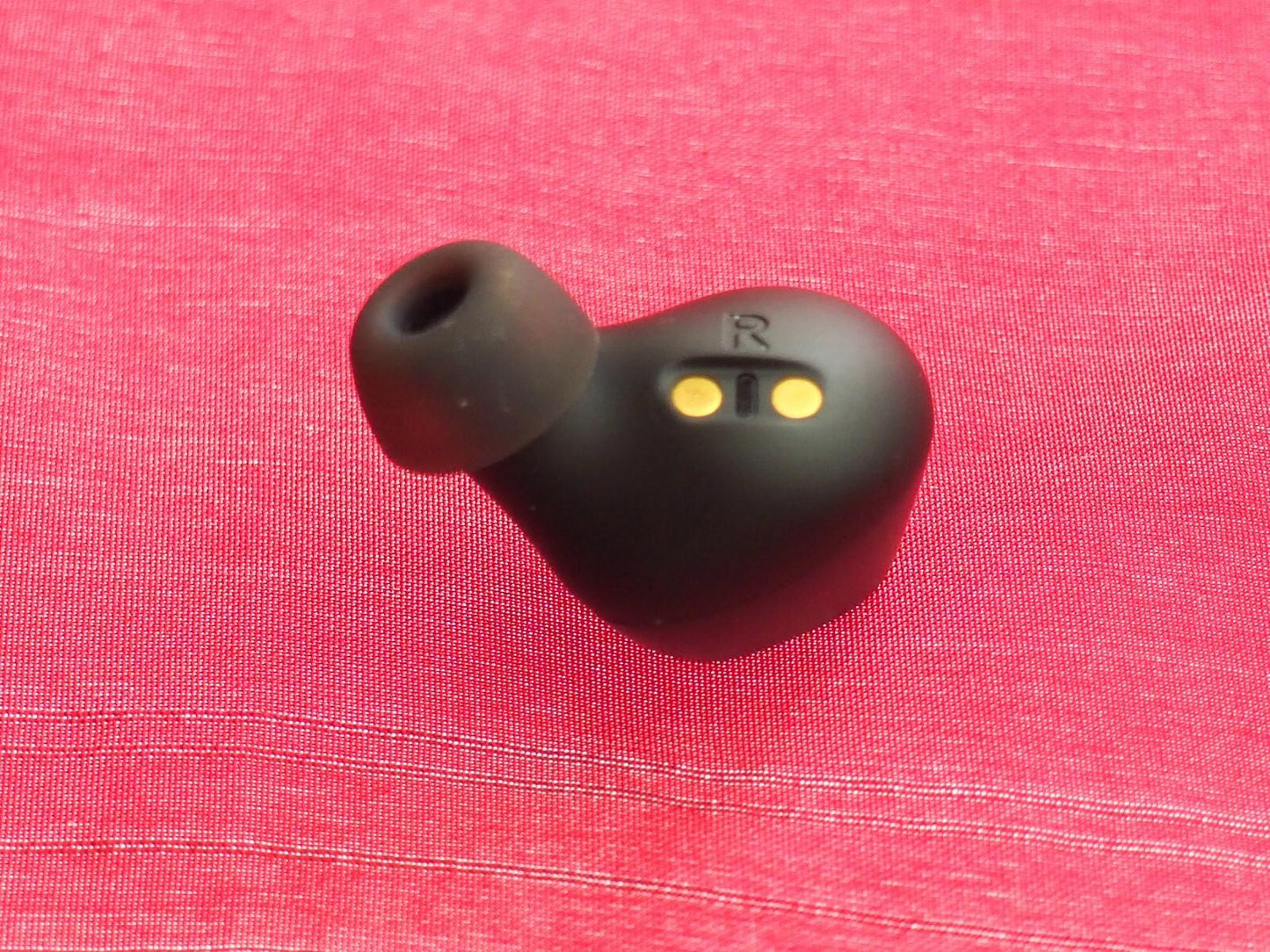 Jabra Elite 7 Black & Silver Right Bluetooth Earbud Only & Working (small crack)