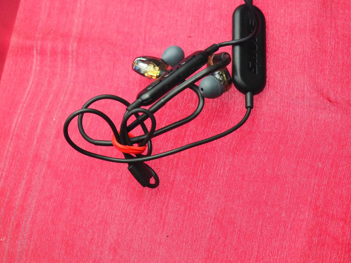 Shure SE425 BT1 Bluetooth Earbuds