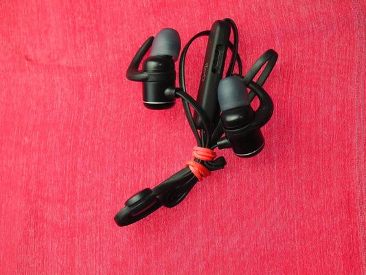 Goji  Bluetooth Earbuds