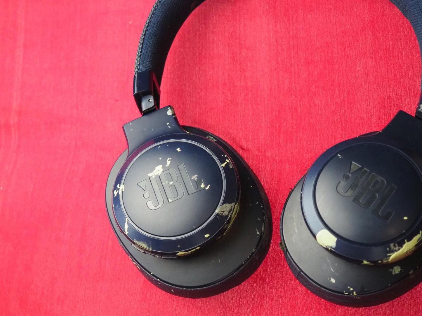 JBL LIVE 500 Bluetooth headphones