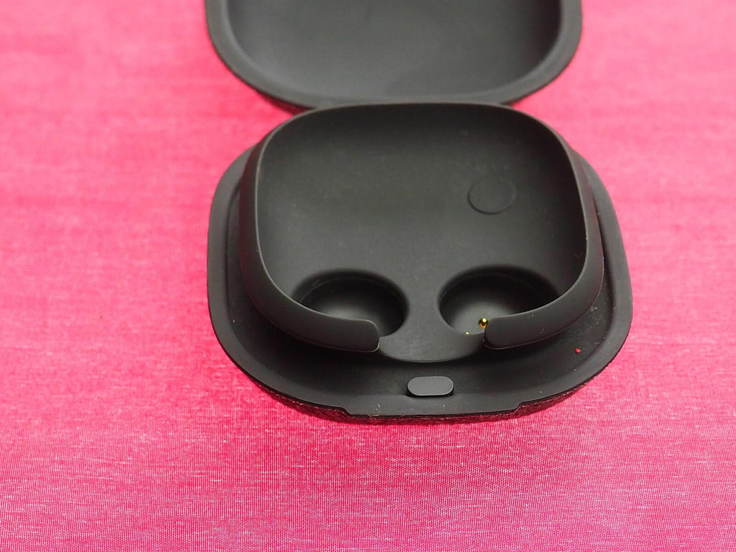 Google Pixel Buds 1st Gen  Earbud Case Only & Working