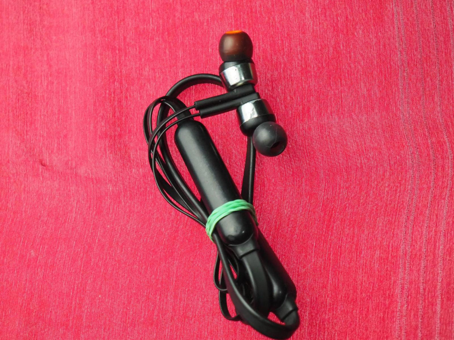 Jvc Bluetooth Earbuds (only working one side)