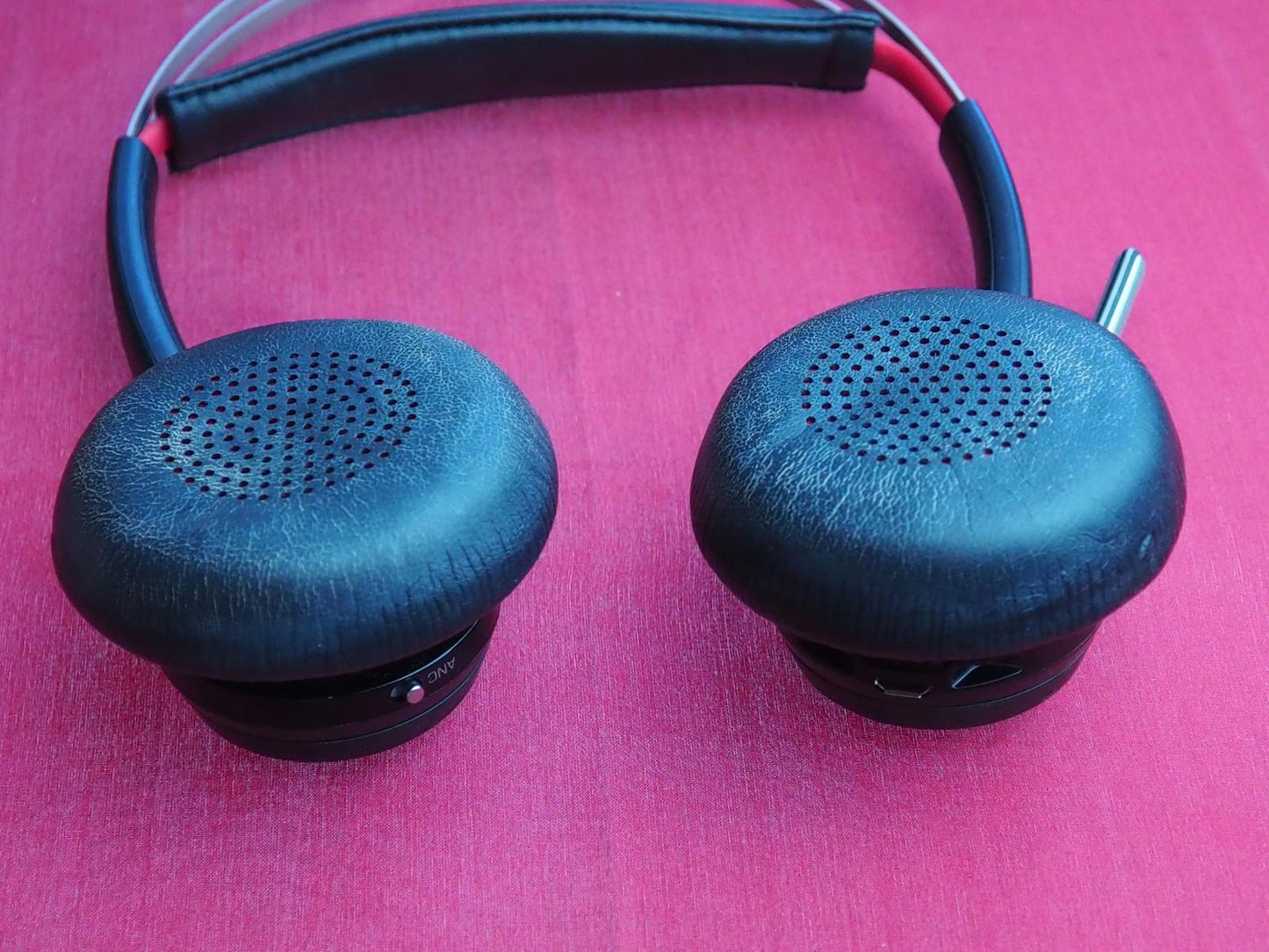 Plantronics Voyager Focus UC Headset Model B825 + STAND (No Dongle)
