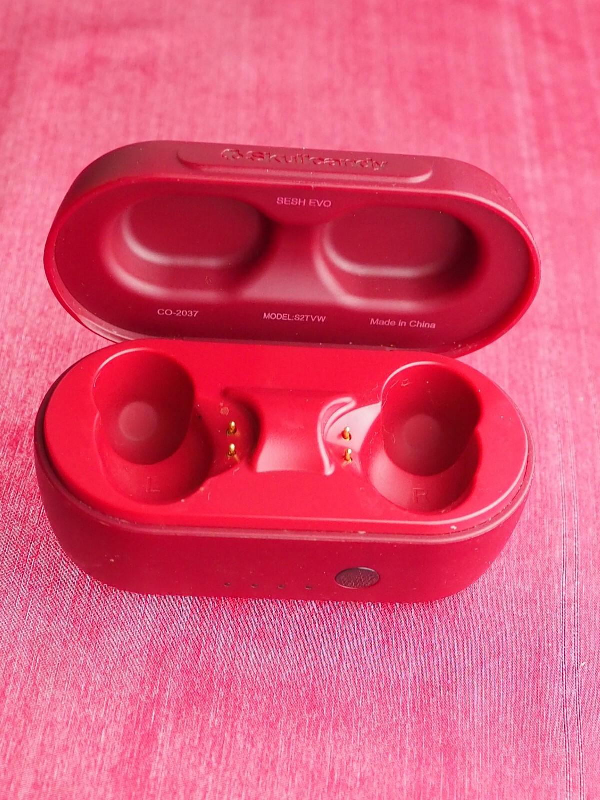 SKULLCANDY Sesh Evo Case  Only & Working