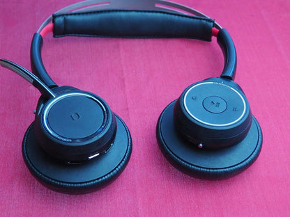 Plantronics Voyager Focus UC Headset Model B825 + STAND (No Dongle)