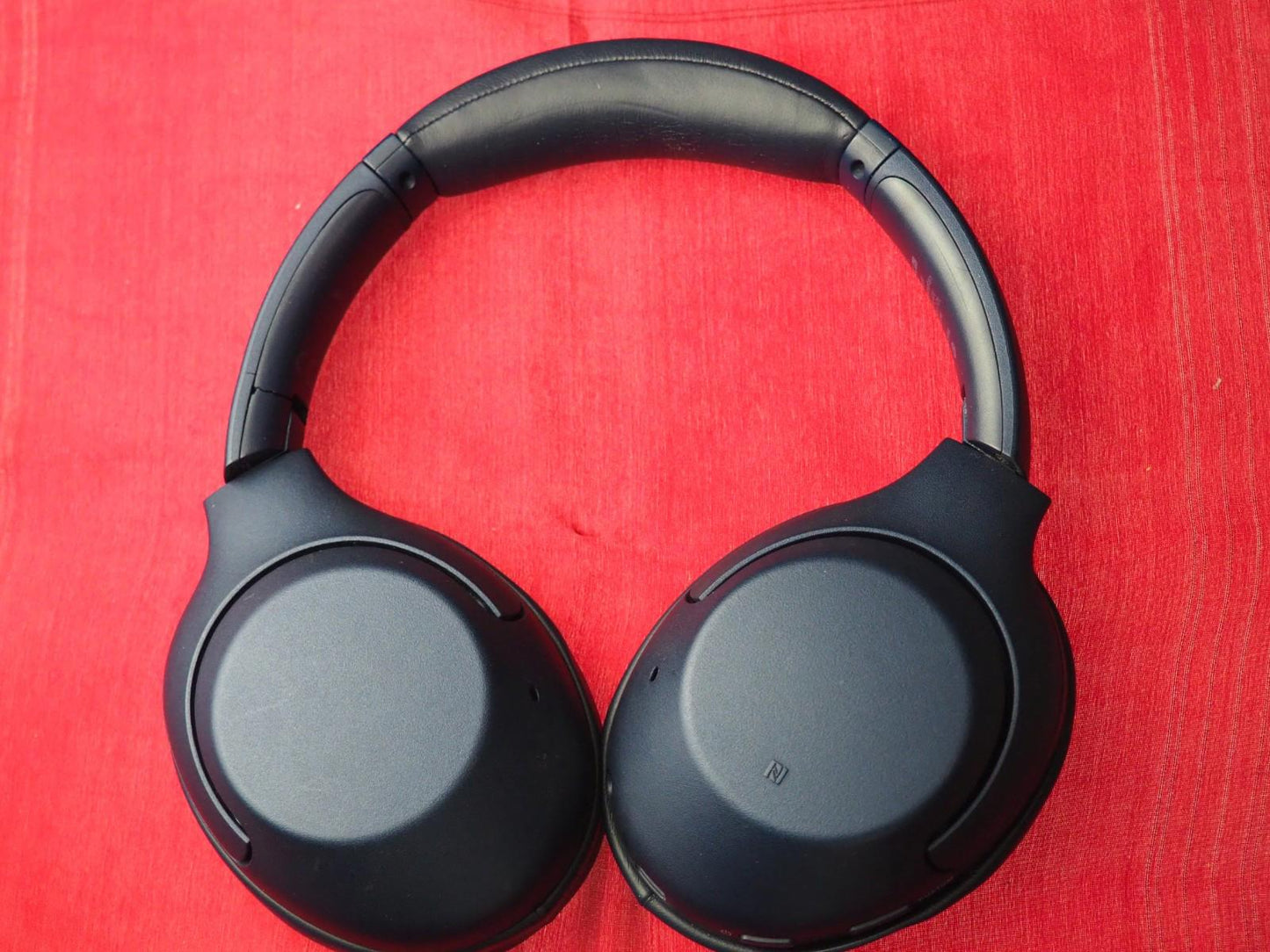 Sony XB900N (Slight Crack) Bluetooth headphones