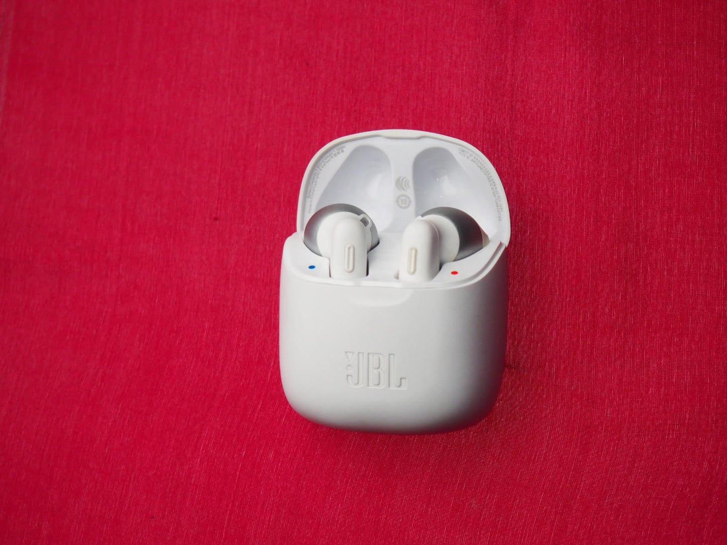 JBL Tune 220 Bluetooth Earbuds