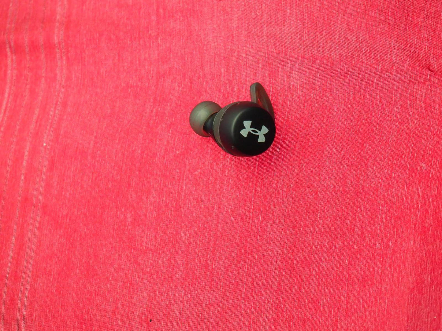 JBL Under Armour Streak Left Bluetooth Earbud Only & Working