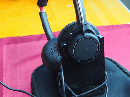 Planctronics Headset Model B825 In case + STAND