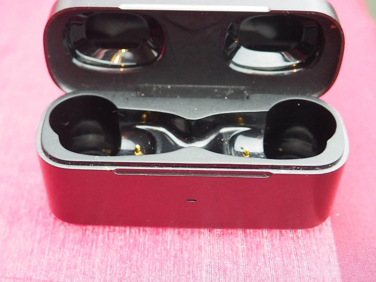 Earfun Free Pro TW301 Case  Only & Working