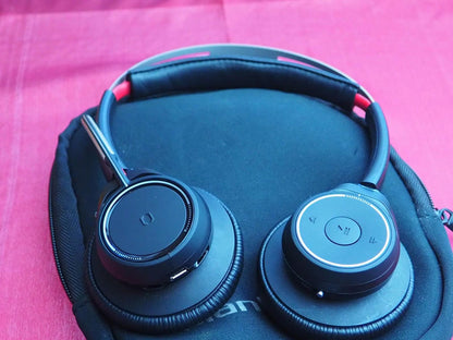 Planctronics Headset Model B825 In case + STAND