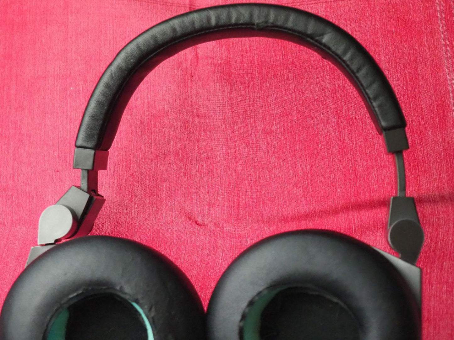 JBL synchros Bluetooth headphones