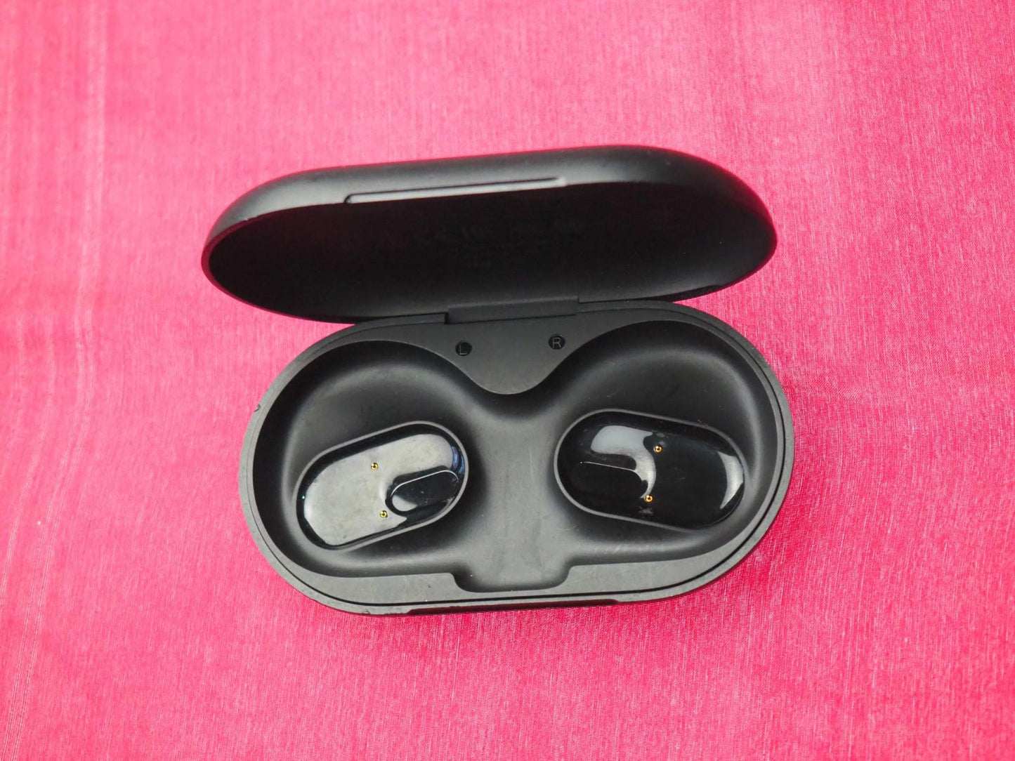 Soundcore v20i Case Only & Working