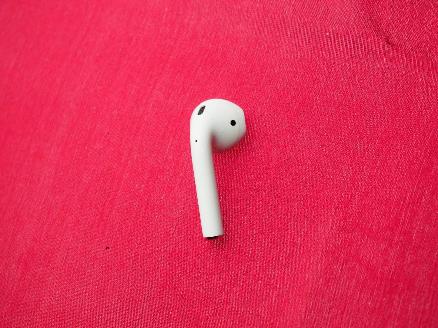 Apple a2031 Left  Bluetooth Earbud Only & Working