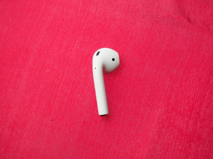 Apple a2031 Left  Bluetooth Earbud Only & Working