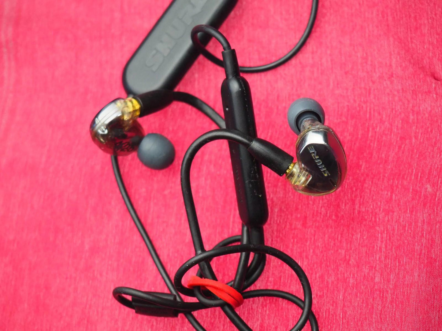 Shure SE425 BT1 Bluetooth Earbuds
