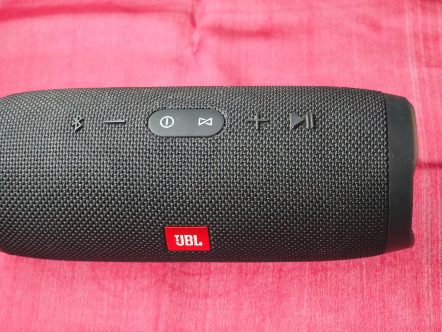 JBL Charge 3 Portable Bluetooth Speaker & Working
