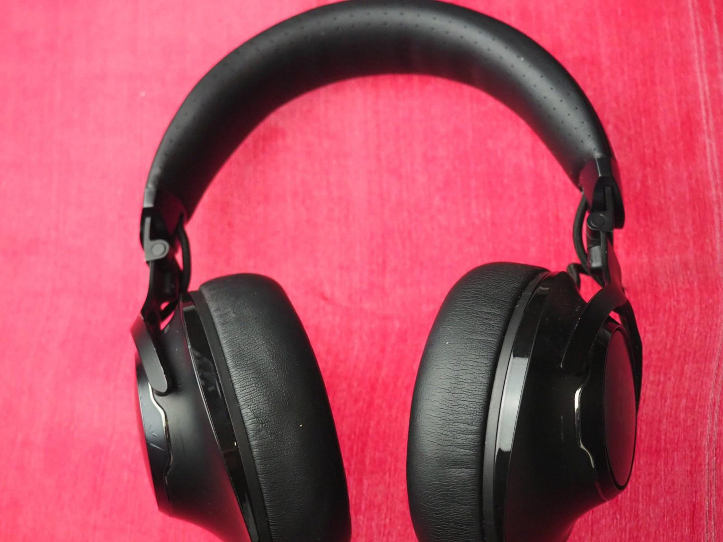 JBL Club 950 NC Bluetooth headphones