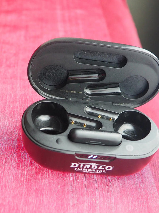 Jbl Qauntum with Transciever Case Only & Working