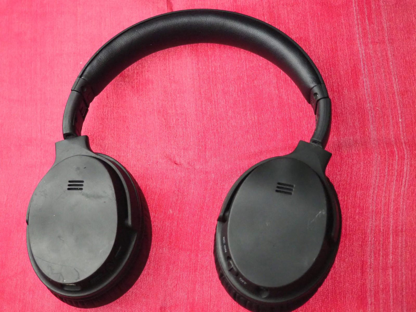 Goji Bluetooth headphones