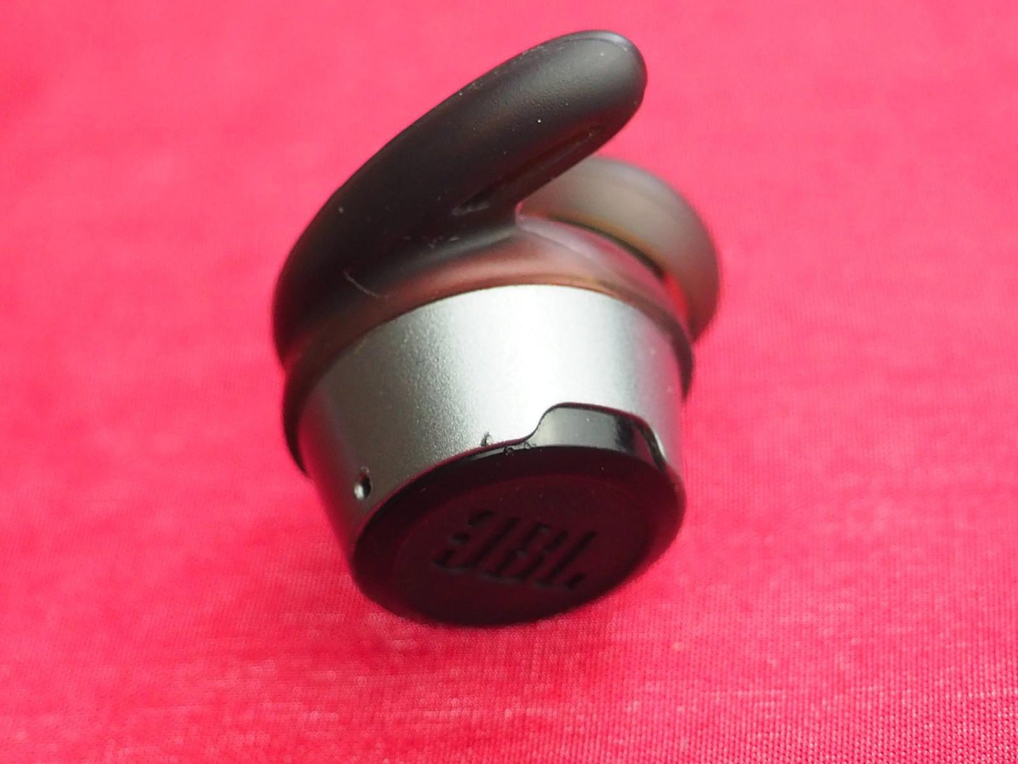 JBL Under Armour Flash X Right Bud Only & Working