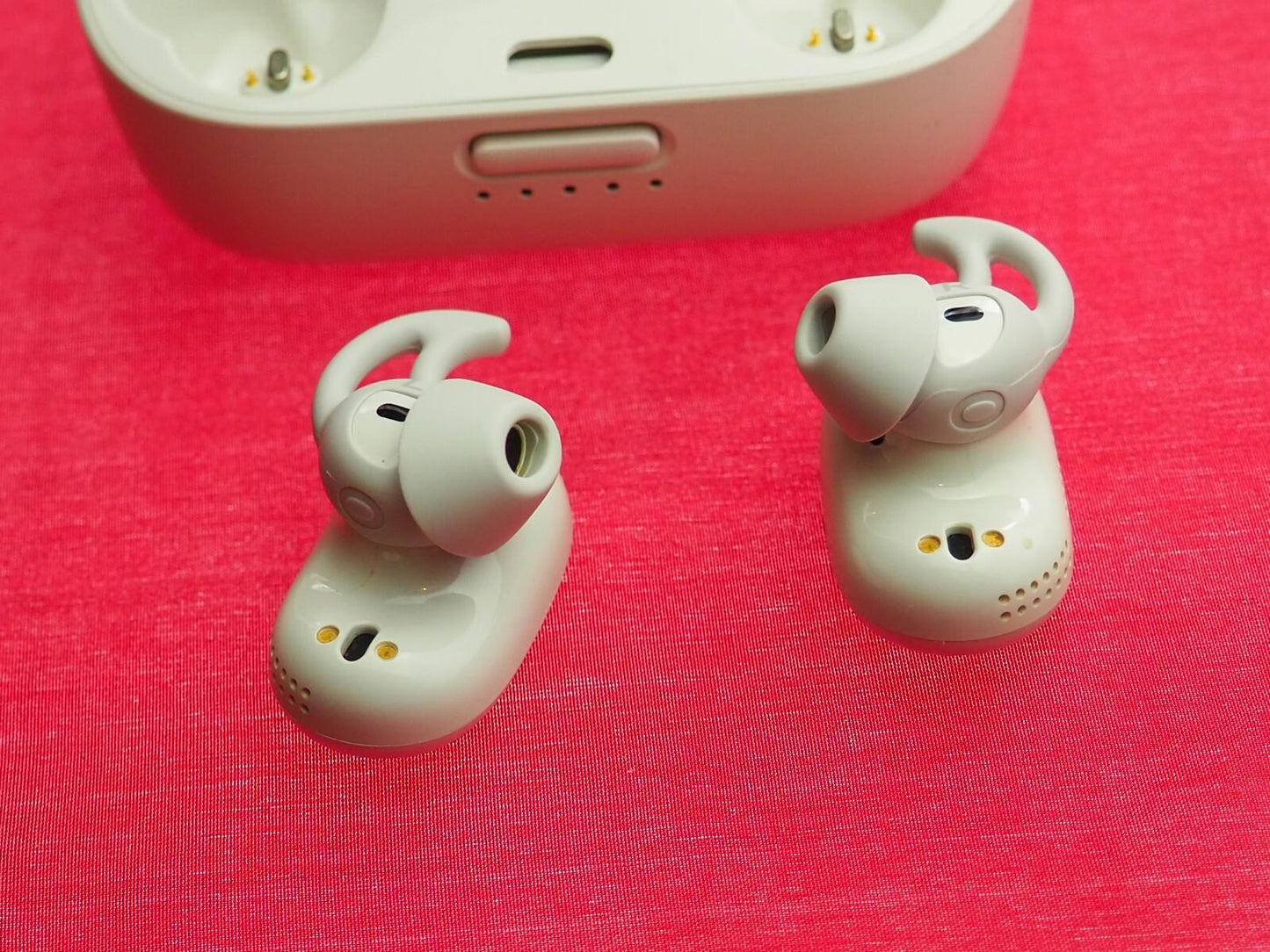 Bose Quietcomfort Bluetooth Earbuds Working