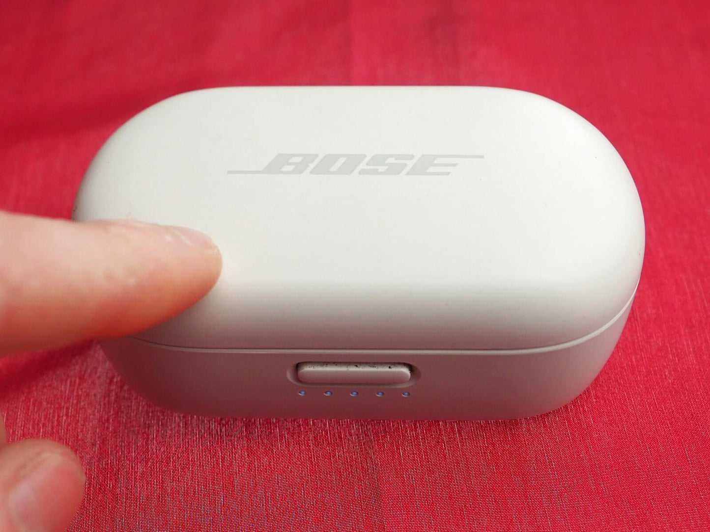 Bose Quietcomfort Earbuds Case Only & Working (Lid wont close)