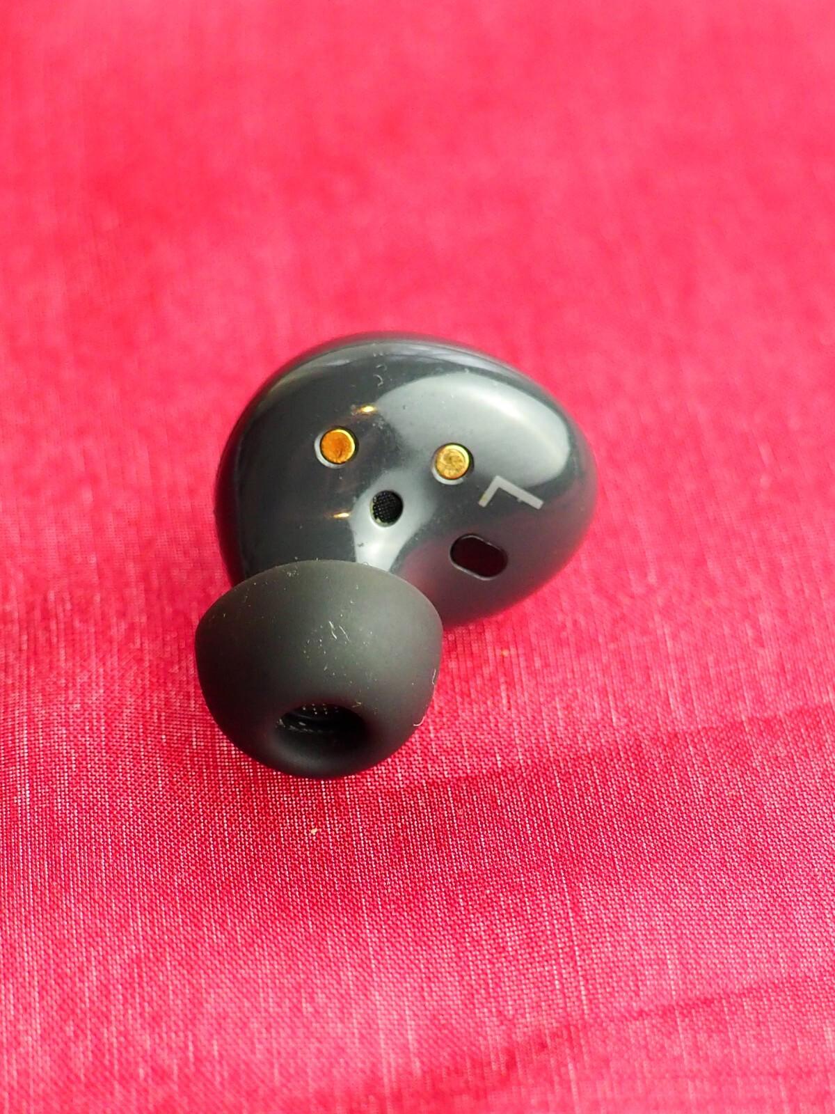 Samsung Galaxy Buds 2  Graphite/ grey LEFT BUD ONLY & WORKING