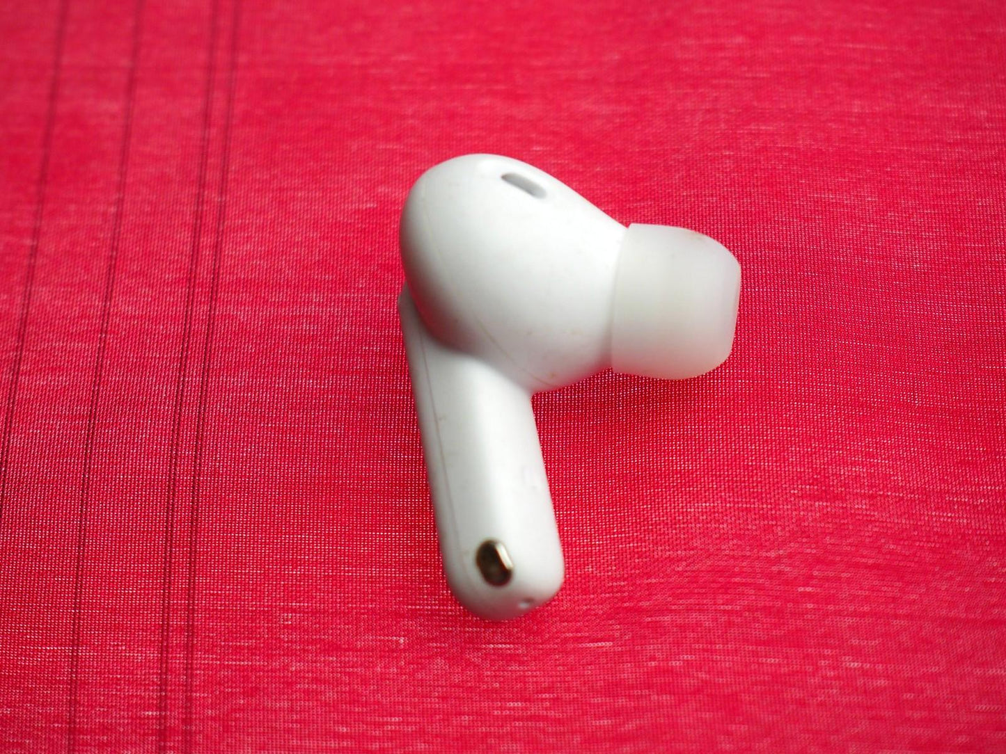 JBL Wave Beam 2 Left  Bluetooth earbud Only & Working