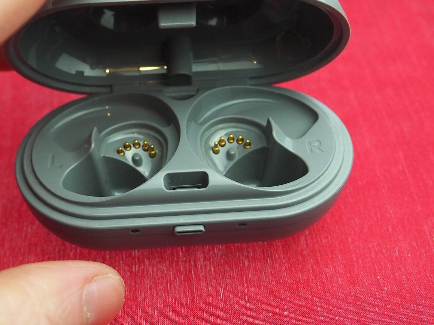 Jaybird Run Earbuds Case Only & Working